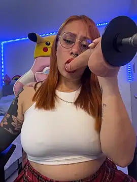 Snapshot of Luna_Paris_ chatting on February 10, 11:31 pm Luna Paris online show from February 10, 11:31 pm