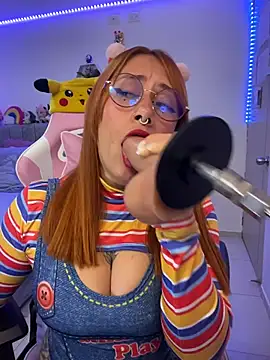 Snapshot of Luna_Paris_ chatting on February 16, 3:52 pm Luna Paris online show from February 16, 3:52 pm