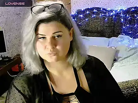 Sexyspicyass online show from December 10, 9:00 pm