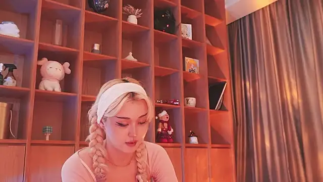 hyun chia online show from November 25, 2:11 am