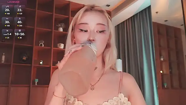 hyun chia online show from April 21, 2:37 am