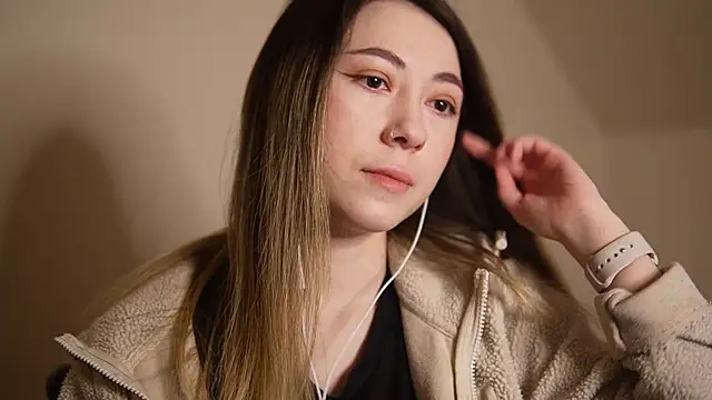 chibi moon  online show from December 11, 5:04 pm