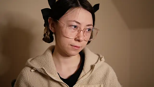 chibi moon  online show from December 14, 4:31 pm