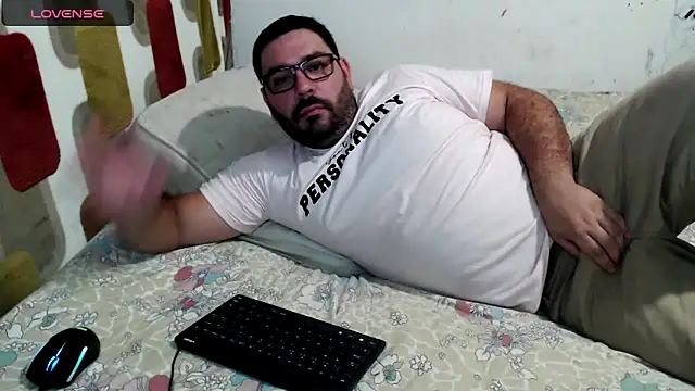 Snapshot of lucasprloco chatting on December 1, 7:03 pm lucasprloco online show from December 1, 7:03 pm