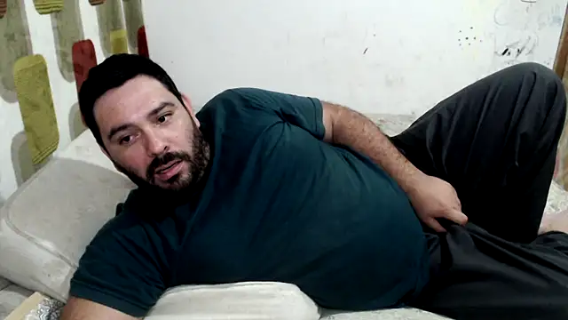 Snapshot of lucasprloco chatting on December 10, 1:43 am lucasprloco online show from December 10, 1:43 am