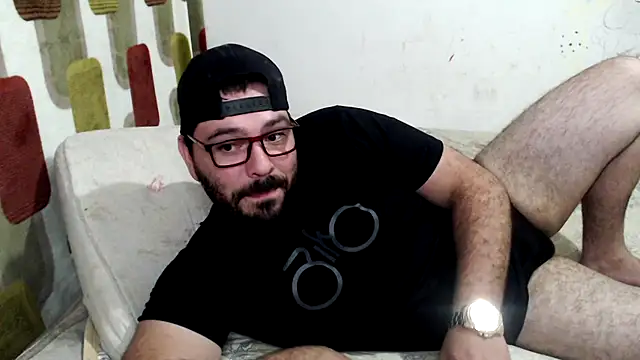 Snapshot of lucasprloco chatting on December 13, 1:04 am lucasprloco online show from December 13, 1:04 am