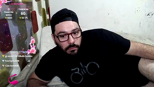 Snapshot of lucasprloco chatting on December 13, 4:11 am lucasprloco online show from December 13, 4:11 am