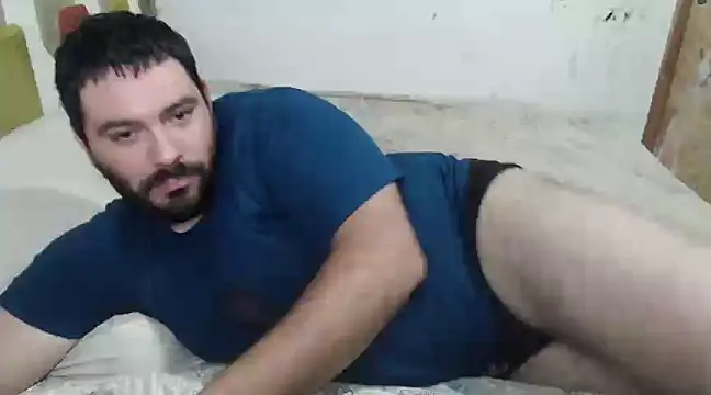 Snapshot of lucasprloco chatting on December 21, 2:30 am lucasprloco online show from December 21, 2:30 am