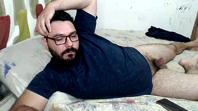 Snapshot of lucasprloco chatting on January 4, 2:35 am lucasprloco online show from January 4, 2:35 am