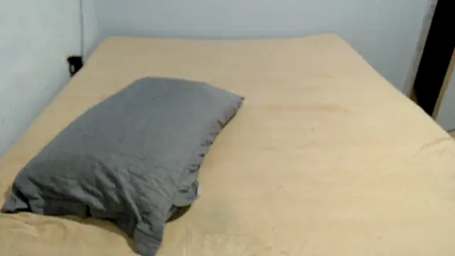 Snapshot of lucasprloco chatting on February 15, 2:15 am lucasprloco online show from February 15, 2:15 am