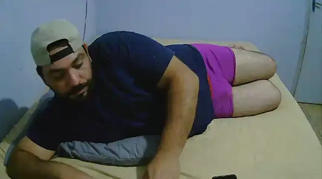 Snapshot of lucasprloco chatting on March 2, 1:04 am lucasprloco online show from March 2, 1:04 am