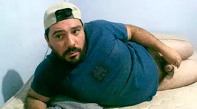 Snapshot of lucasprloco chatting on March 6, 12:21 am lucasprloco online show from March 6, 12:21 am