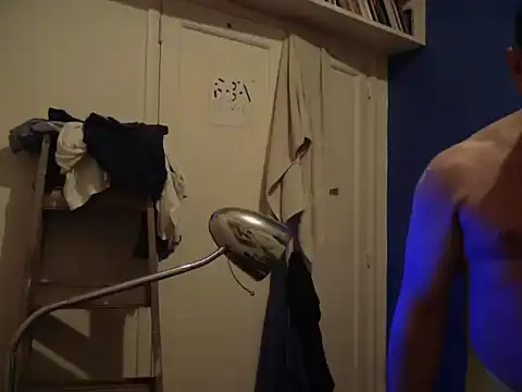 Snapshot of Fabrissi chatting on November 16, 11:32 pm Fabrissi online show from November 16, 11:32 pm