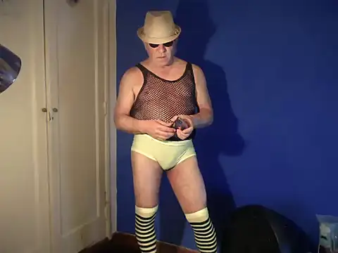 Snapshot of Fabrissi chatting on November 20, 3:56 pm Fabrissi online show from November 20, 3:56 pm