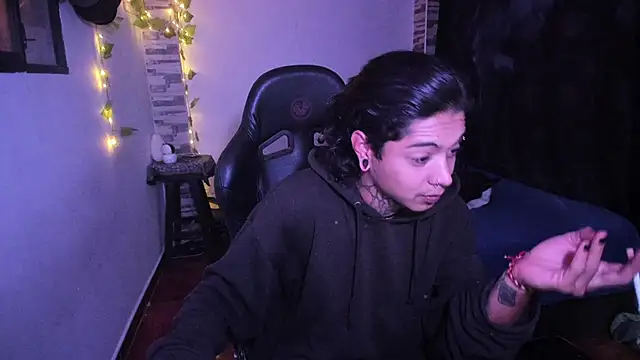 Snapshot of saad_man chatting on November 7, 5:29 am saad man online show from November 7, 5:29 am