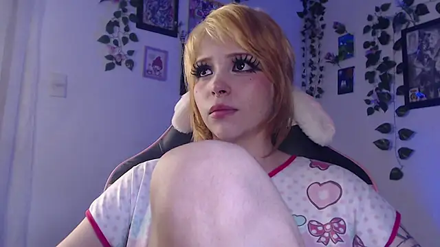 Snapshot of MaryJannes chatting on December 24, 12:33 pm MaryJannes online show from December 24, 12:33 pm