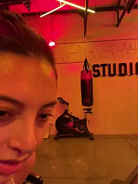 alexademie1 online show from February 5, 3:20 pm