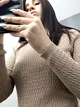 Snapshot of Amira_Milker chatting on February 22, 3:36 pm Amira Milker online show from February 22, 3:36 pm
