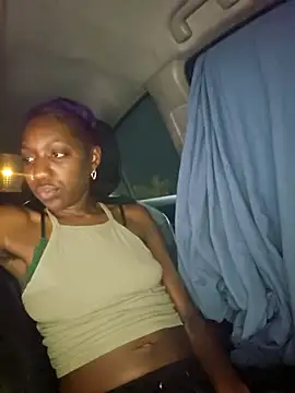 Snapshot of oliviaprettypussy chatting on November 25, 3:50 am oliviaprettypussy online show from November 25, 3:50 am