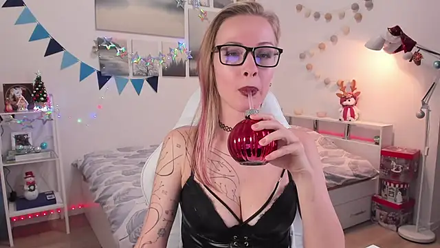 MissRightX online show from December 23, 7:20 pm