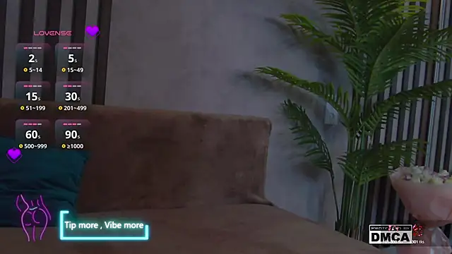 Holl1Would online show from February 18, 8:03 pm