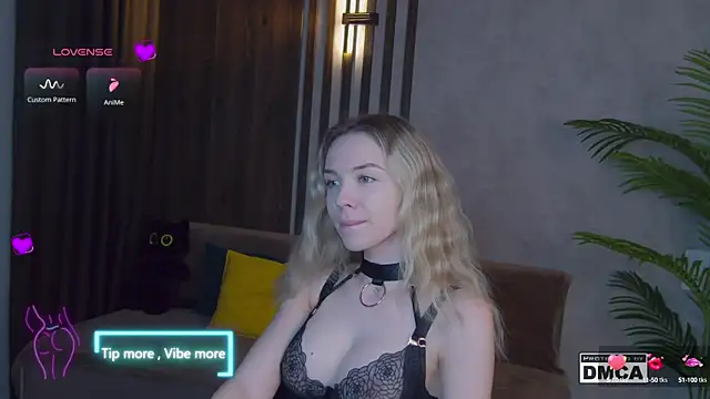 Holl1Would online show from March 1, 3:53 am