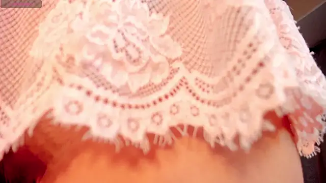 Snapshot of LexieWayne chatting on February 1, 12:40 am LexieWayne online show from February 1, 12:40 am