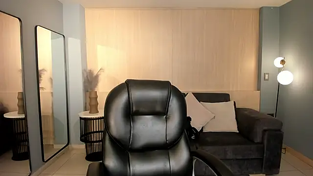 LexieWayne online show from December 19, 7:32 pm