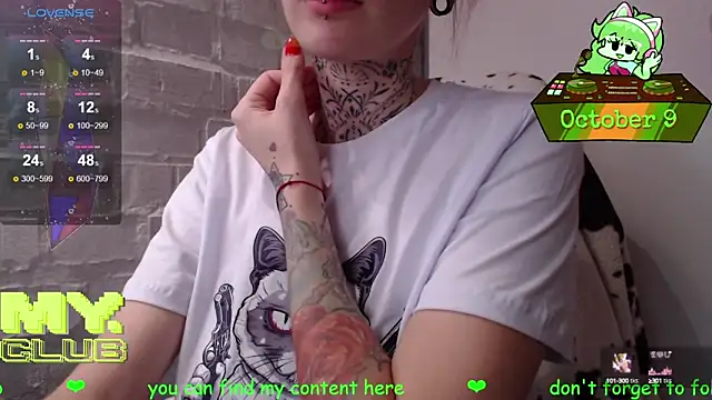 Snapshot of Witch_Emma chatting on October 9, 9:35 pm Witch Emma online show from October 9, 9:35 pm