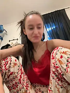 Snapshot of Zeyna1 chatting on December 20, 2:49 pm Zeyna1 online show from December 20, 2:49 pm