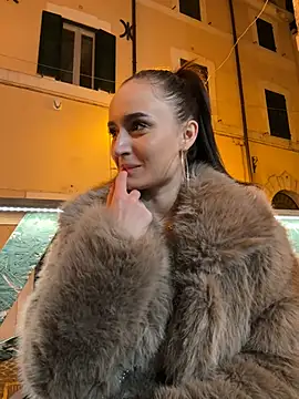 Snapshot of Zeyna1 chatting on December 28, 11:05 pm Zeyna1 online show from December 28, 11:05 pm