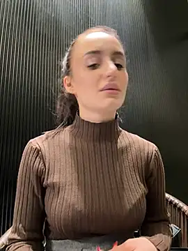 Snapshot of Zeyna1 chatting on January 4, 12:16 am Zeyna1 online show from January 4, 12:16 am