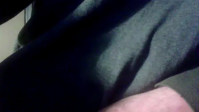 Snapshot of OralDesires2 chatting on March 4, 1:55 am OralDesires2 online show from March 4, 1:55 am