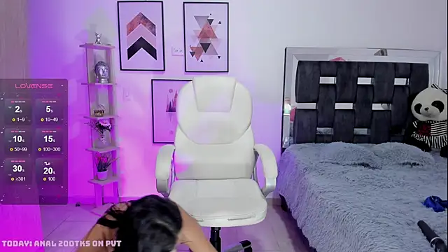 victoria castillo1 online show from March 2, 1:47 am