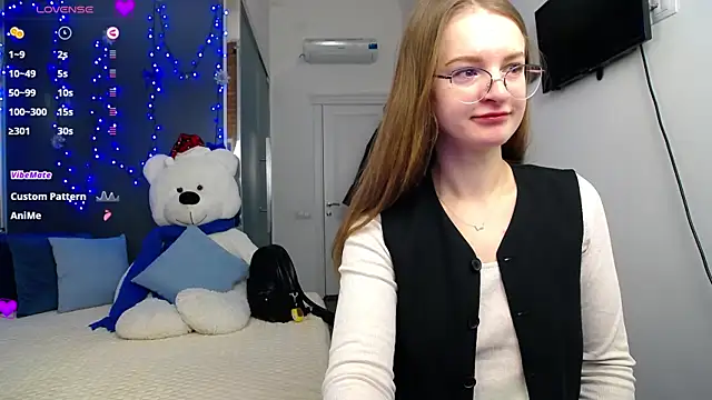 Snapshot of KateJonson chatting on January 17, 7:41 am KateJonson online show from January 17, 7:41 am