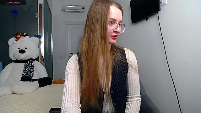 Snapshot of KateJonson chatting on February 10, 1:33 pm KateJonson online show from February 10, 1:33 pm