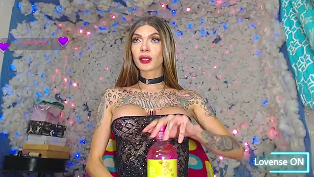 Snapshot of dannabigdirty1 chatting on March 7, 9:07 am dannabigdirty1 online show from March 7, 9:07 am