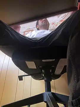 Snapshot of imyogi23 chatting on December 28, 8:25 pm imyogi23 online show from December 28, 8:25 pm