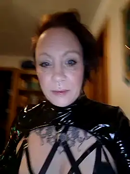 Snapshot of Jan_ina chatting on February 1, 2:37 am Jan ina online show from February 1, 2:37 am