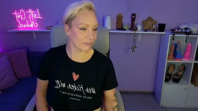 Snapshot of Jan_ina chatting on November 20, 6:07 pm Jan ina online show from November 20, 6:07 pm