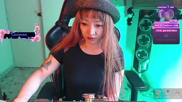 pink-2022 online show from January 3, 3:12 pm