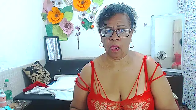 Snapshot of Yayis-hot-sexyw chatting on February 15, 5:41 am Yayis-hot-sexyw online show from February 15, 5:41 am