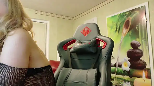 HotLana69 online show from February 18, 4:59 pm