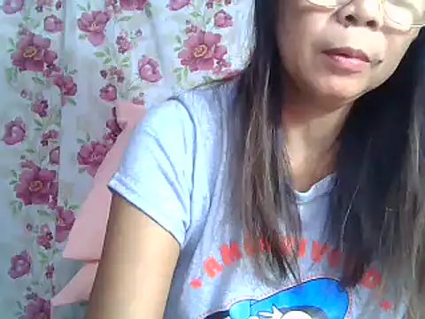 urwife tobe online show from January 11, 9:04 am