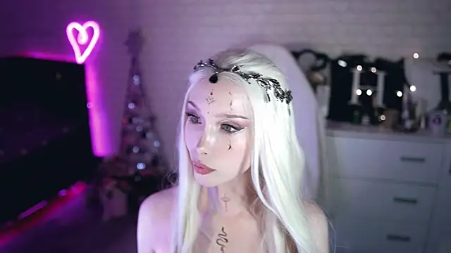  Uindi  online show from February 6, 8:23 pm