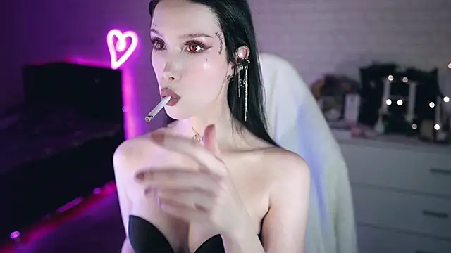  Uindi  online show from March 6, 3:24 pm