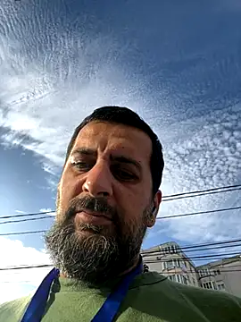 Snapshot of TigerOne19 chatting on November 3, 7:20 am TigerOne19 online show from November 3, 7:20 am