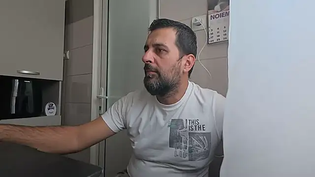 Snapshot of TigerOne19 chatting on November 12, 10:26 am TigerOne19 online show from November 12, 10:26 am