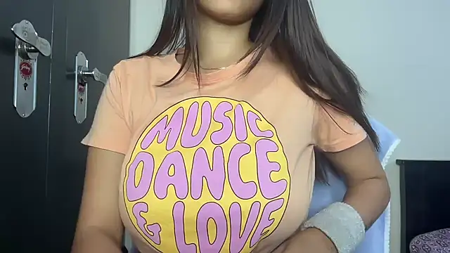 Snapshot of riya_stream chatting on March 21, 9:01 pm riya stream online show from March 21, 9:01 pm