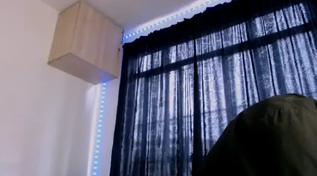 Snapshot of Samuel_Suarez chatting on December 5, 12:33 pm Samuel Suarez online show from December 5, 12:33 pm